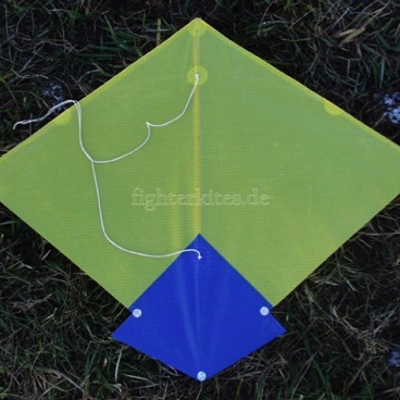 Segel: appliziert
Segelmaterial: Ripstop-Nylon
Bogenstab: Carbon 1,2 mm
Mittelstab: Bambus
Gesamtgewicht: 10,9 g Segel: appliziert
Segelmaterial: Ripstop-Nylon
Bogenstab: Carbon 1,2 mm
Mittelstab: Bambus
Gesamtgewicht: 10,9 g